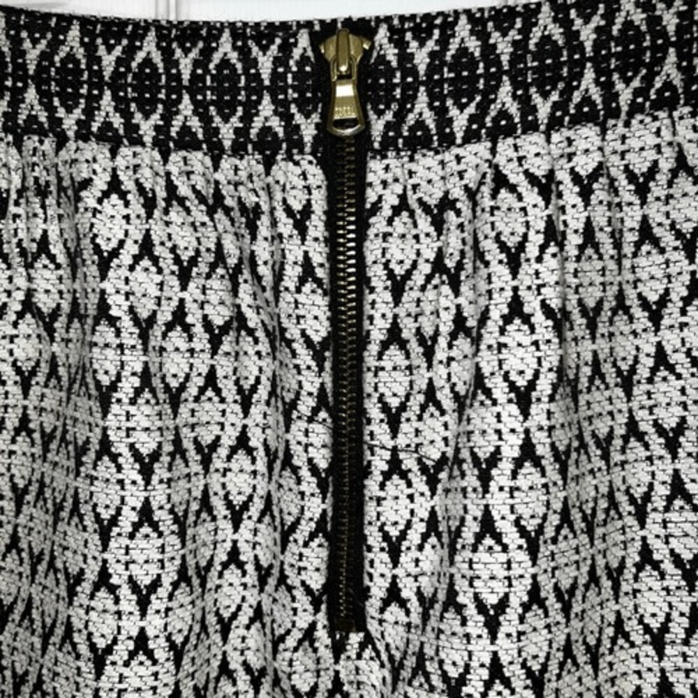 J. CREW Black & White‎ Textured Block Print Mini Skirt With Pockets EUC Size 8 - Picture 6 of 9